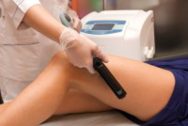 Epilation IPL, rapide, efficace, sans douleur. Particuli&egrave;rement recommand&eacute; pour les petites zones telles que le bikini et les aisselles.